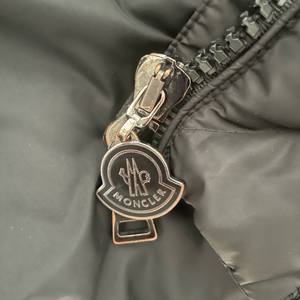 Authentic Moncler jacket - Picture 4 of 12